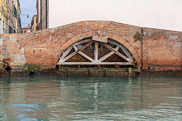 Image showing Brick Bridge Brace