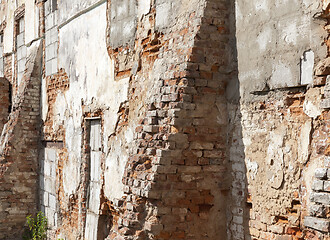 Image showing Strengthening the walls of the building