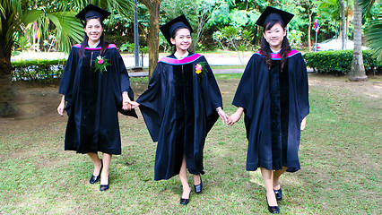 Image showing University graduates