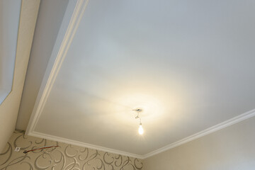 Image showing Plastered ceiling with a dedicated spot for curtains