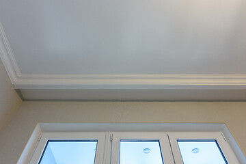 Image showing Niche for curtains on the ceiling after the repair of the room