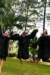 Image showing University graduates