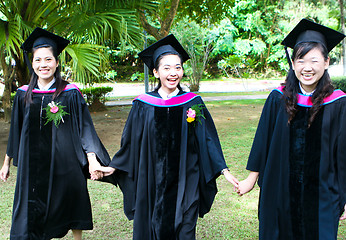 Image showing University graduates