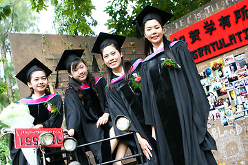 Image showing University graduates