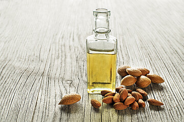 Image showing Almond oil