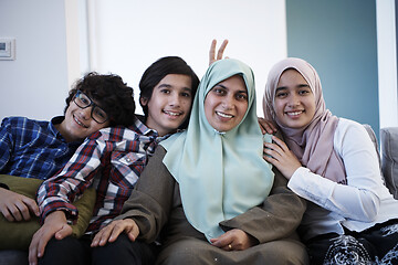 Image showing middle eastern family portrait