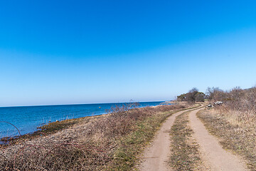 Image showing Gravel road along the coast