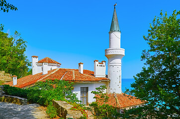 Image showing Mansion-house with Minaret