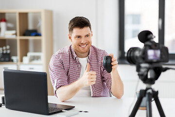 Image showing video blogger with computer mouse videoblogging