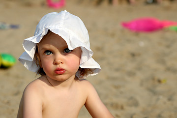 Image showing Baby at lake