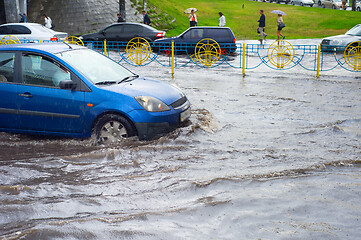 Image showing Car traffic problem. Flooded road