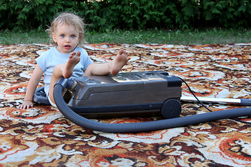 Image showing Cleaning carpet