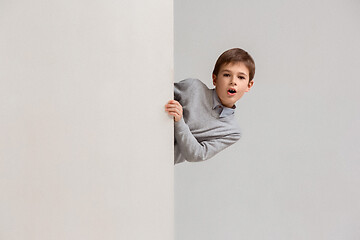 Image showing Banner with a surprised child peeking at the edge