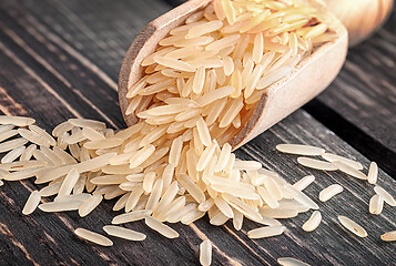 Image showing Long rice in scoop closeup