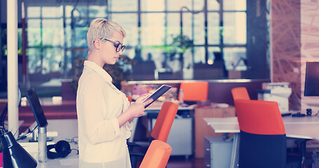 Image showing Businesswoman using tablet