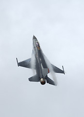 Image showing F-16 in airshow