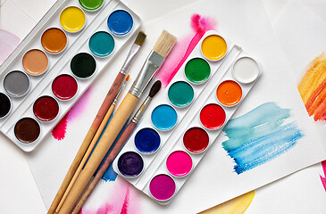 Image showing watercolor package and brushes