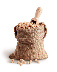 Image showing Sack with chickpeas and scoop