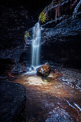 Image showing Waterfall tumbles in a small canyon in Blue Mountains