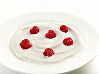 Image showing bowl of greek yogurt with fresh berries