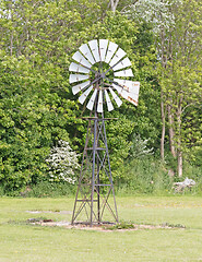 Image showing Small historic water mill in a Dutch polder