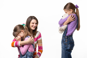 Image showing Mom laughed after understanding the conflict of two children