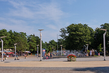 Image showing Joanas Basanaviciaus Street with fountain in middle