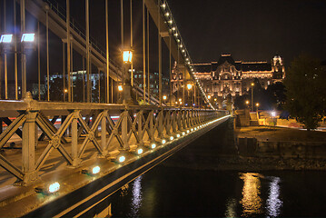 Image showing Night view to constraction of the Chain Bridge across river Danube in Budapest.