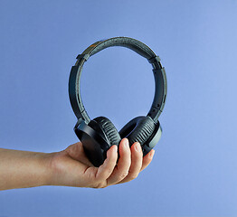 Image showing Black wireless headphones