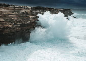 Image showing Large waves smash the cliff coast of Sydney