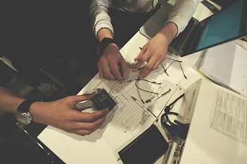 Image showing it students in computer science classroom