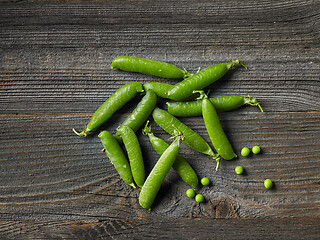 Image showing fresh raw green peas
