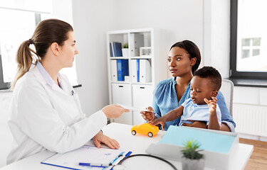 Image showing mother with baby son and doctor at clinic