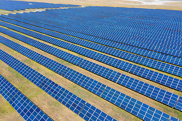 Image showing many panels of solar cells