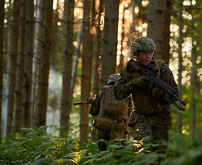 Image showing Modern warfare Soldiers  Squad  in battle