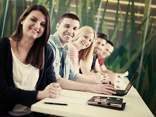 Image showing group of students study together in classroom