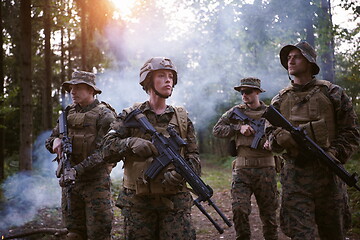 Image showing Soldier Woman as a Team Leader