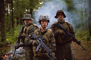 Image showing Soldier Woman as a Team Leader