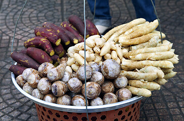 Image showing Fruit basket of a street vendor