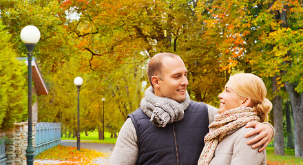 Image showing smiling couple in autumn park