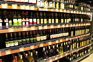 Image showing wine shop with a wide selection of goods