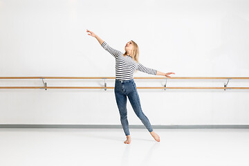 Image showing female dancer in action