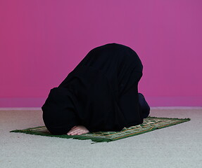Image showing Muslim woman namaz praying Allah