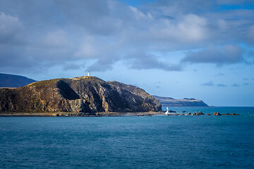 Image showing Lighthouse on cliffs near Wellington, New Zealand