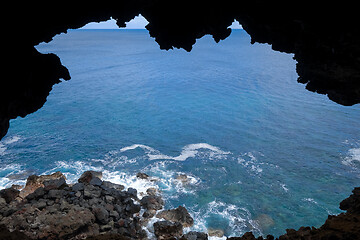 Image showing Cliffs and pacific ocean landscape vue from Ana Kakenga cave in 