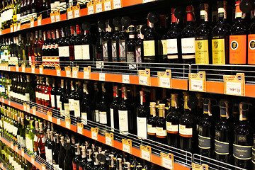 Image showing wine shop with a wide selection of goods