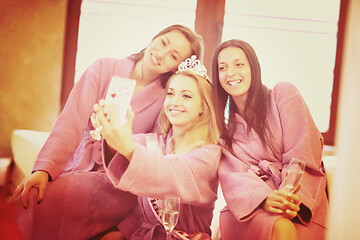 Image showing bachelorette party, making selfie