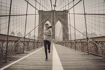 Image showing Running on Brooklyn bridge