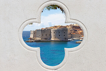 Image showing Panorama view on the historical old town Dubrovnik, through ston