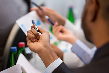 Image showing business people at international conference